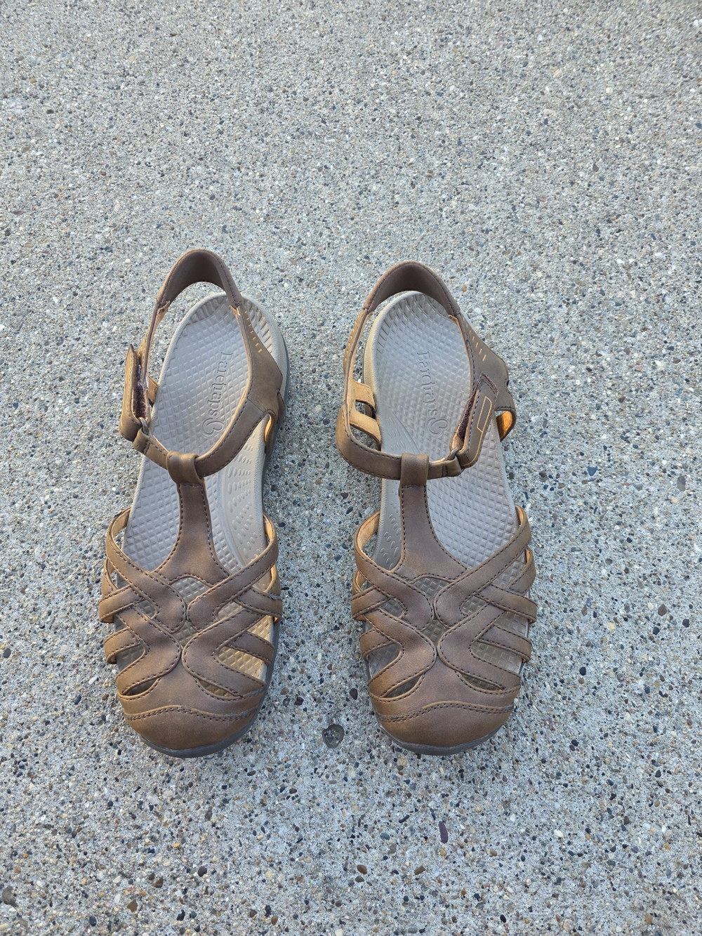 Baretrap  Tan Strappy Closed-Toe Sandals Women Size 9.5